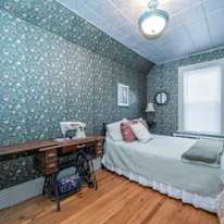 Craig R Harmaty's room