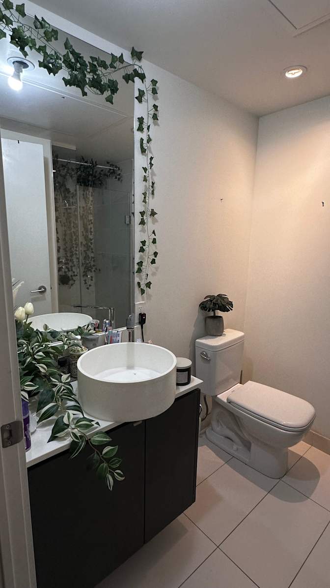 Spinder Raina's room