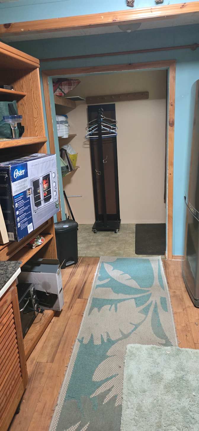 DIANNE BELLIVEAU's room