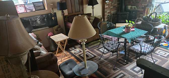 DIANNE BELLIVEAU's room