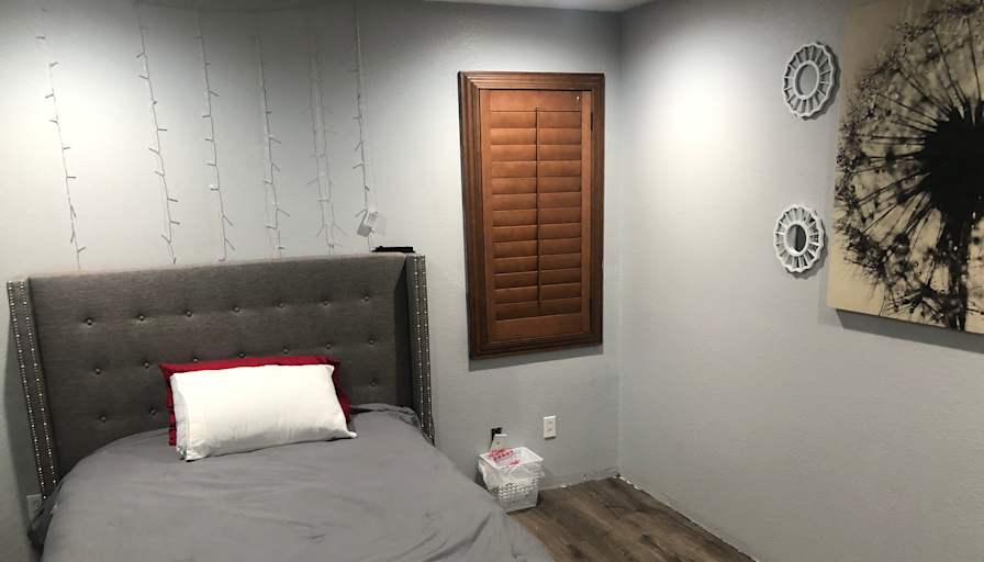 Private Room To Rent In Share House Relic Street Las Vegas Nevada 149 The House Is At A Dead End Street So We Have No Traffic Very Quiet Also If