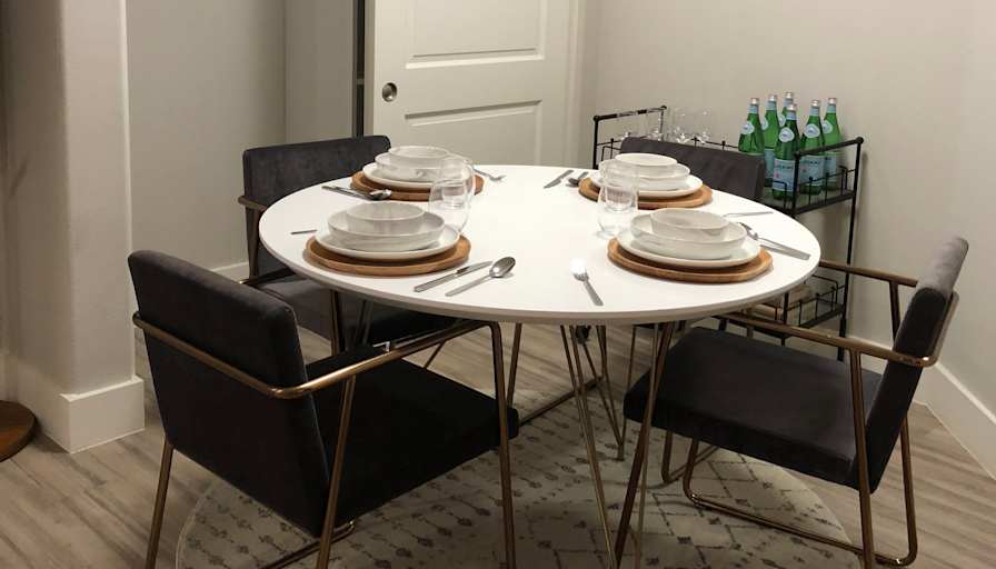 Private Room To Rent In Share House West 3rd Street Los Angeles California Hello I Am Looking For A Girl To Move Into A 2b 2bth Apartment With Me