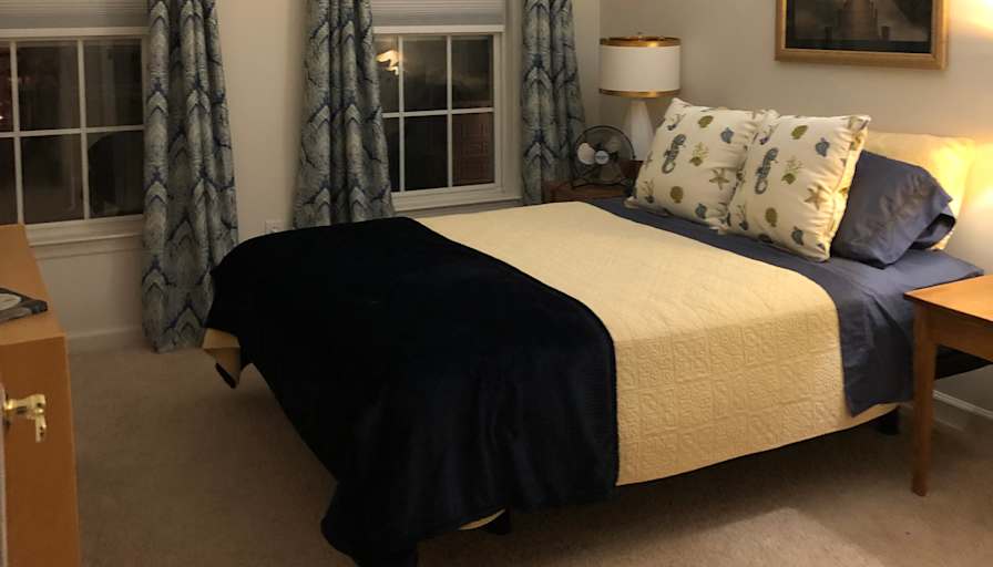 Private Room To Rent In Share House Pelican Court Millsboro Delaware 19966 12x14 With Walk In Closet Perfect For Traveling Nurse Or Doctor Quiet Area Queen Bed With Remote Roomies Com