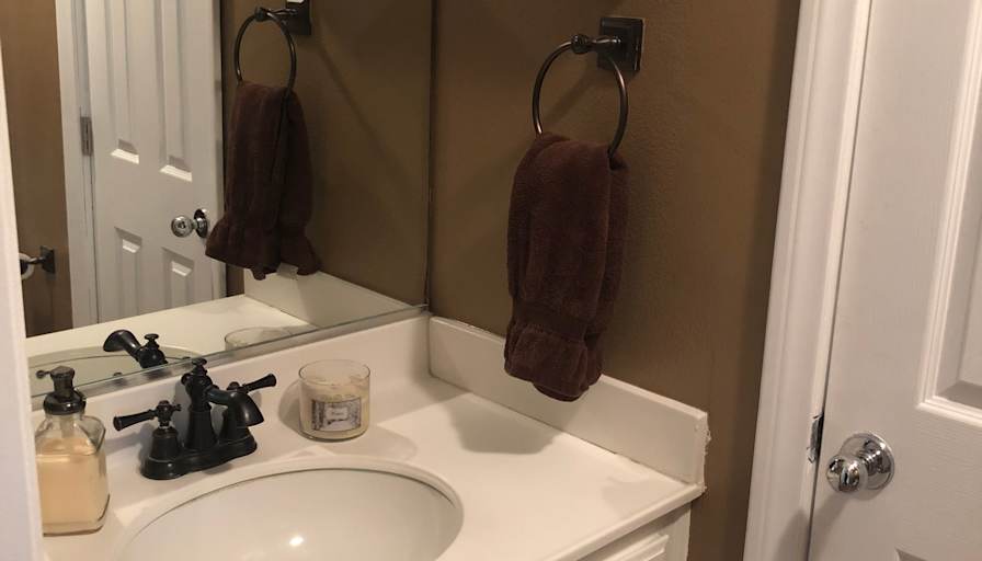 Private Room To Rent In Share House Skycrest Circle Drive Santa Clarita California 91354 One Private Bedroom With Private Entrance Private Bathroom Shower Room Includes All Utilitie Roomies Com