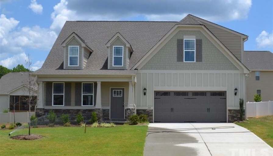 Private room to rent in share house Birdo Point Way, Garner, North