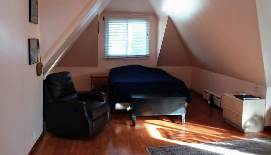 Private Room To Rent In Share House Mackay Place Brooklyn New York 11209 Bay Ridge Brooklyn Big Room With Skylight Available In A Two Bedroom Apartment On The Second Floor Roomies Com