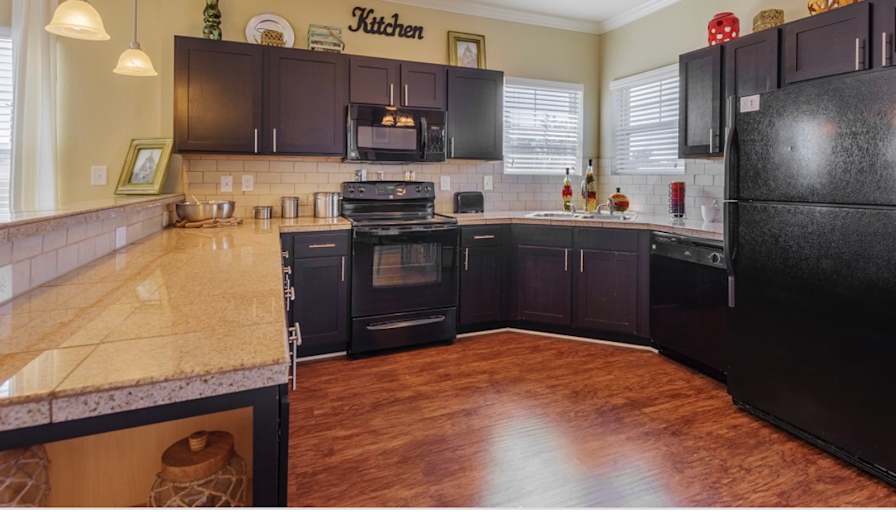 Private Room To Rent In Share House Old Castle Drive Murfreesboro Tennessee 37127 I Live In A 4 Bedroom Apartment At Aspen Heights I Am Looking For Someone To Take