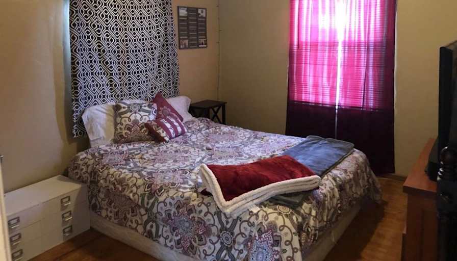 Private Room To Rent In Share House Klamath Falls Oregon 97601 3 Bedroom Two Bath House You Would Have Your Own Room Shared Bathroom With One Girl If You Decide Roomies Com