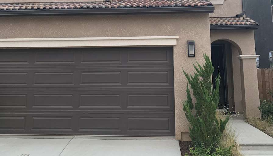 Private Room To Rent In Share House Fresno California 93727 House Is Approximately 1600 Sf With A Small Backyard It Consists Of 3 Bedrooms And 2 1 2 Bathrooms Roomies Com