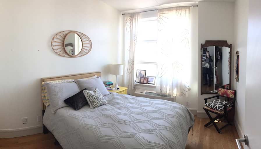 Private Room To Rent In Share House Union Avenue Brooklyn New York 11211 There S A Room Coming Available For Rent In A Huge Peaceful 3 Bedroom Apartment In Williamsburg Br Roomies Com