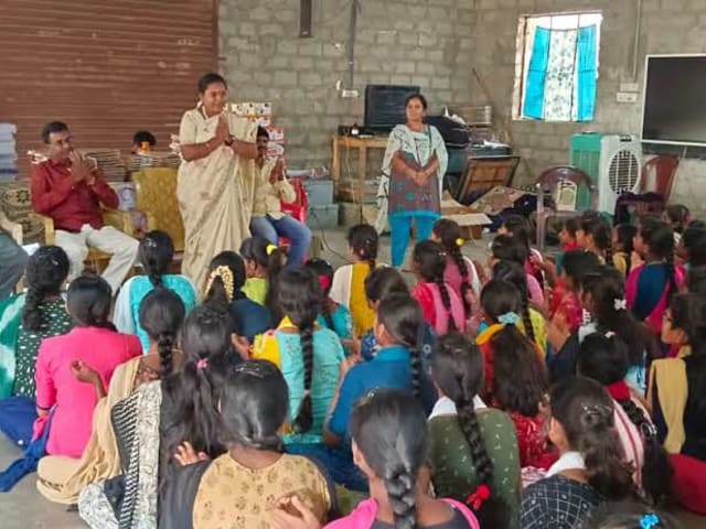 Photograph from a Dhaathree Foundation programme