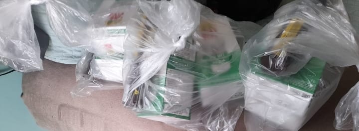 Entrega de mais de 20 leites e 20 bolachas para familias que precisam