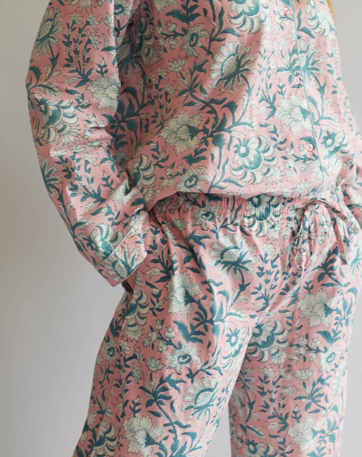 Dilli Grey Cotton Pyjama Set in Pink Winter Jasmine