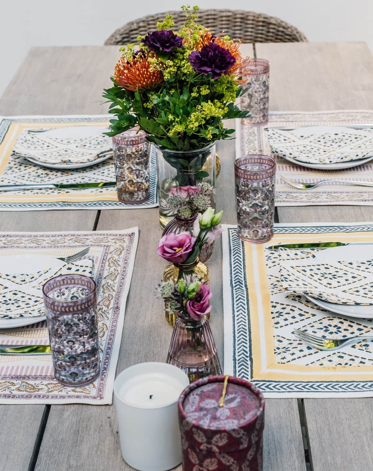 Jamini Block Printed Table Mat in Geomtetric Pink & Yellow