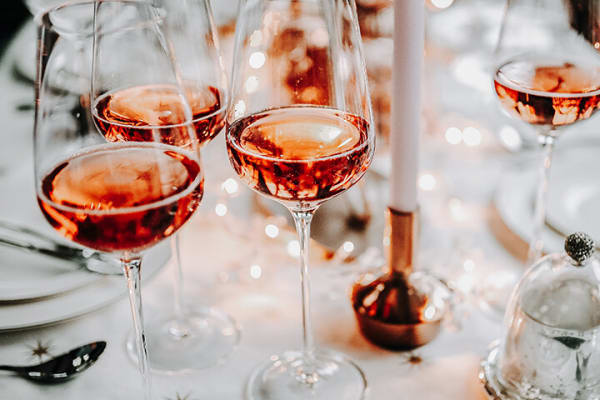 Halbtrockerner Roséwein