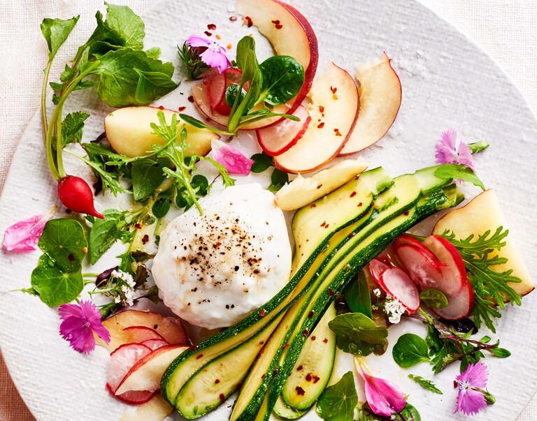 Bunter Salat mit Fior di latte