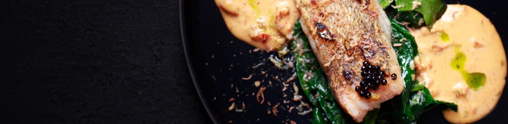 Gebratenes Zanderfilet auf Spinatbett