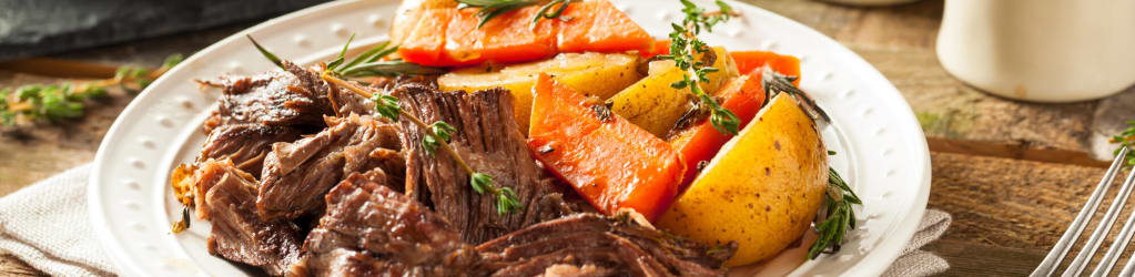 Rehrücken mit Kartoffeln und Möhren