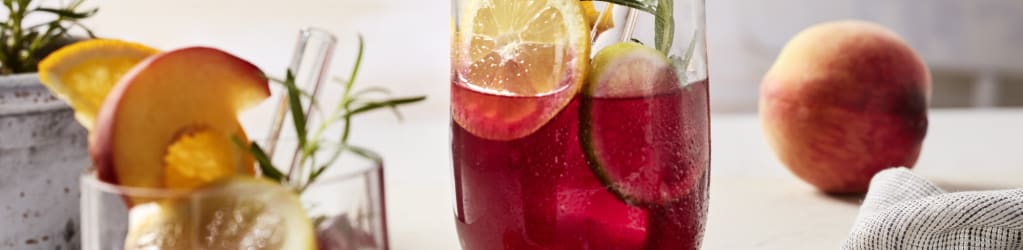 Sangria mit Rosmarin