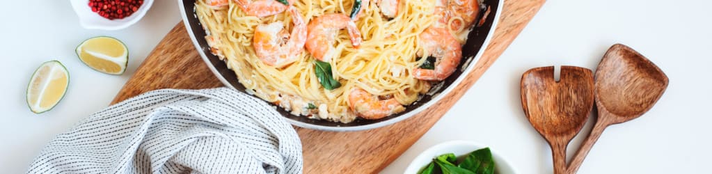 Pasta mit Garnelen und Basilikum