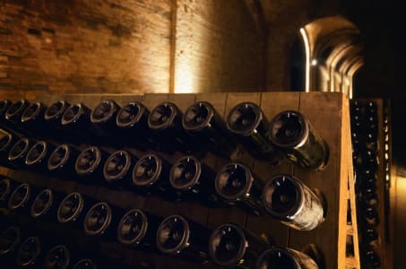 Cremant während der traditionellen Flaschengärung