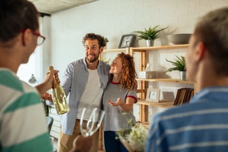 Wein wird zum Geburtstag verschenkt
