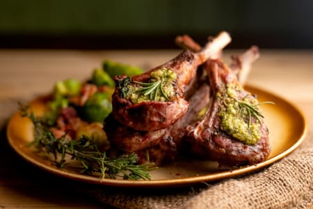 Gegrillte Lammkoteletts