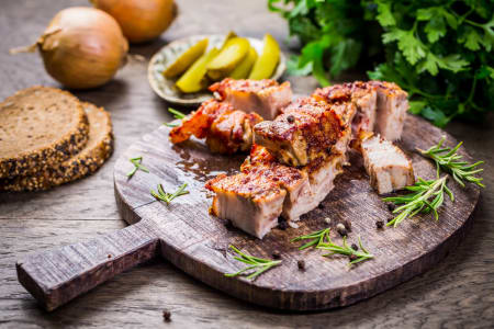 Gegrillter Schweinebauch