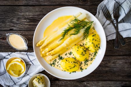 Ofenspargel mit Kräuterbutter