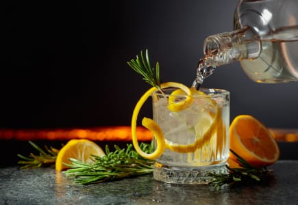 Gin Tonic im Glas