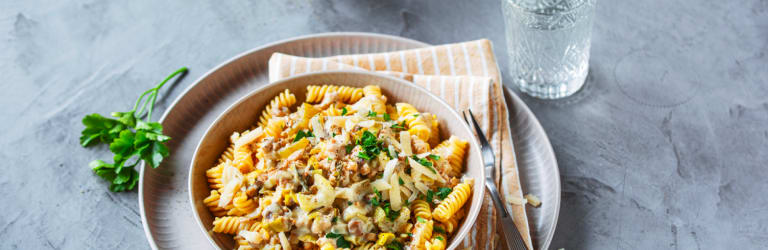 Fusilli mit weißer Geflügelbolognese