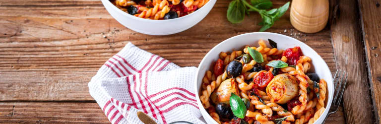 Gemelli mit Artischocken-Tomaten-Soße