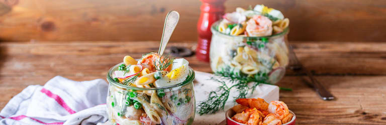 Penne-Erbsensalat mit Garnelen und Zitronen-Mascarpone-Soße