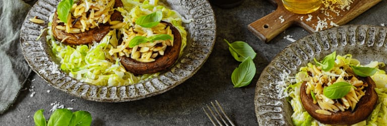 Mit Risoni gefüllte Riesenchampignons
