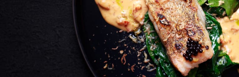 Gebratenes Zanderfilet auf Spinatbett