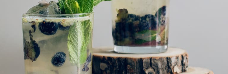 Blaubeer-Minz-Mocktail
