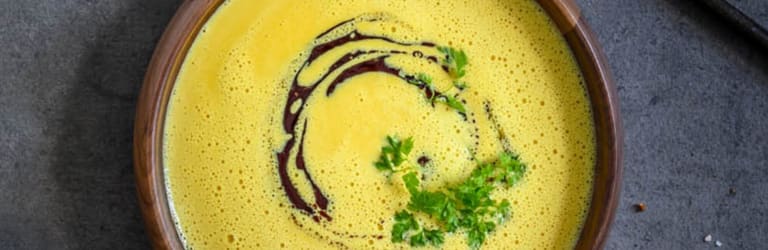 Schaumsuppe vom Butternutkürbis