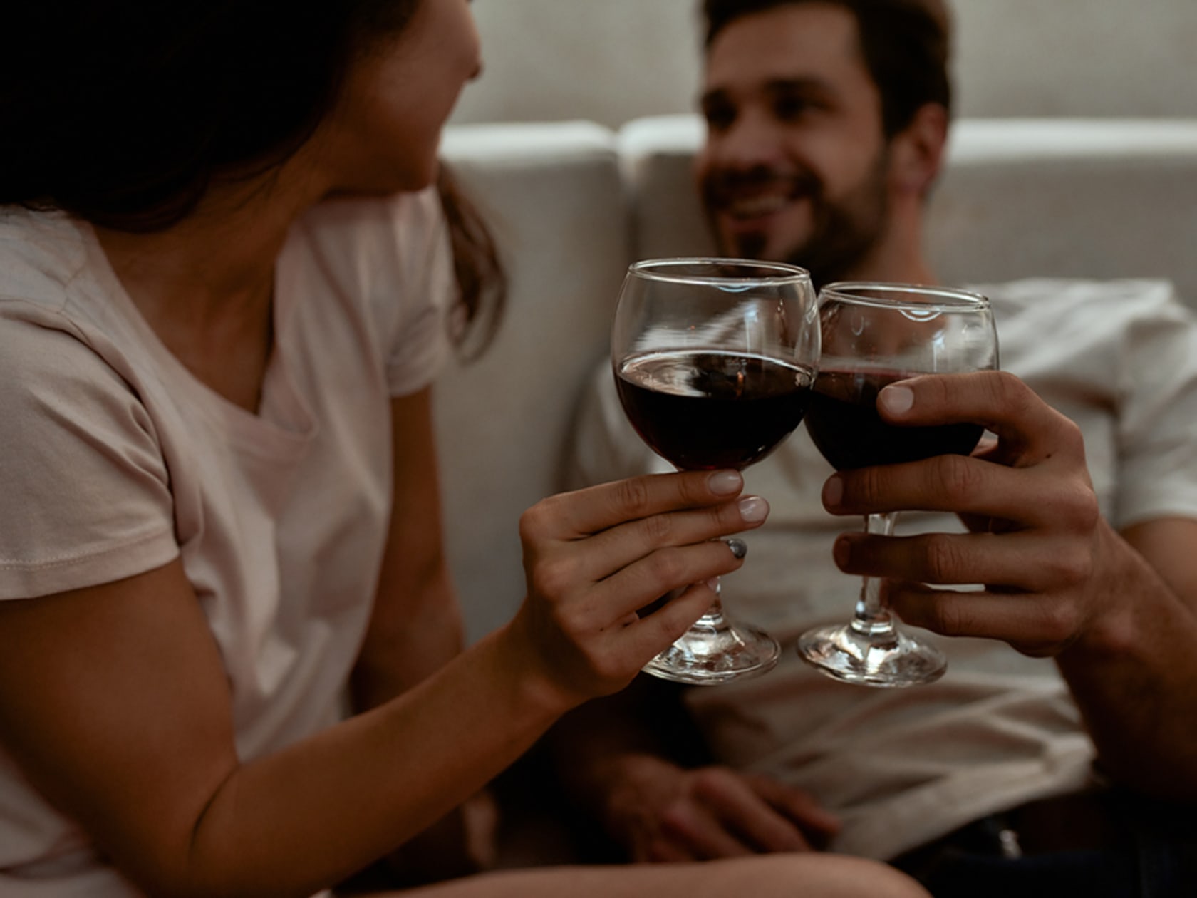 Wein für's erste Date: Der Funke im Glas