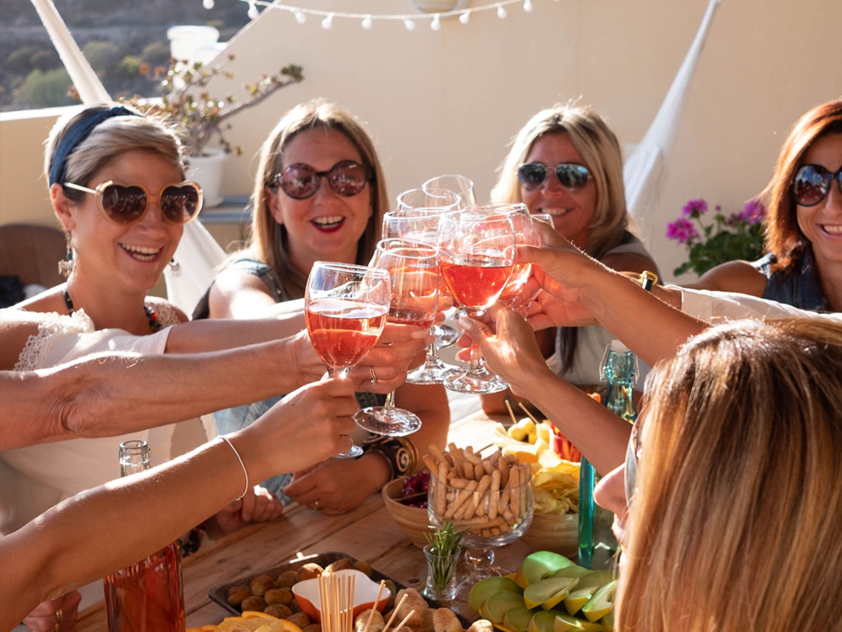 Mädels-Brunch. Und ganz viel Rosé.