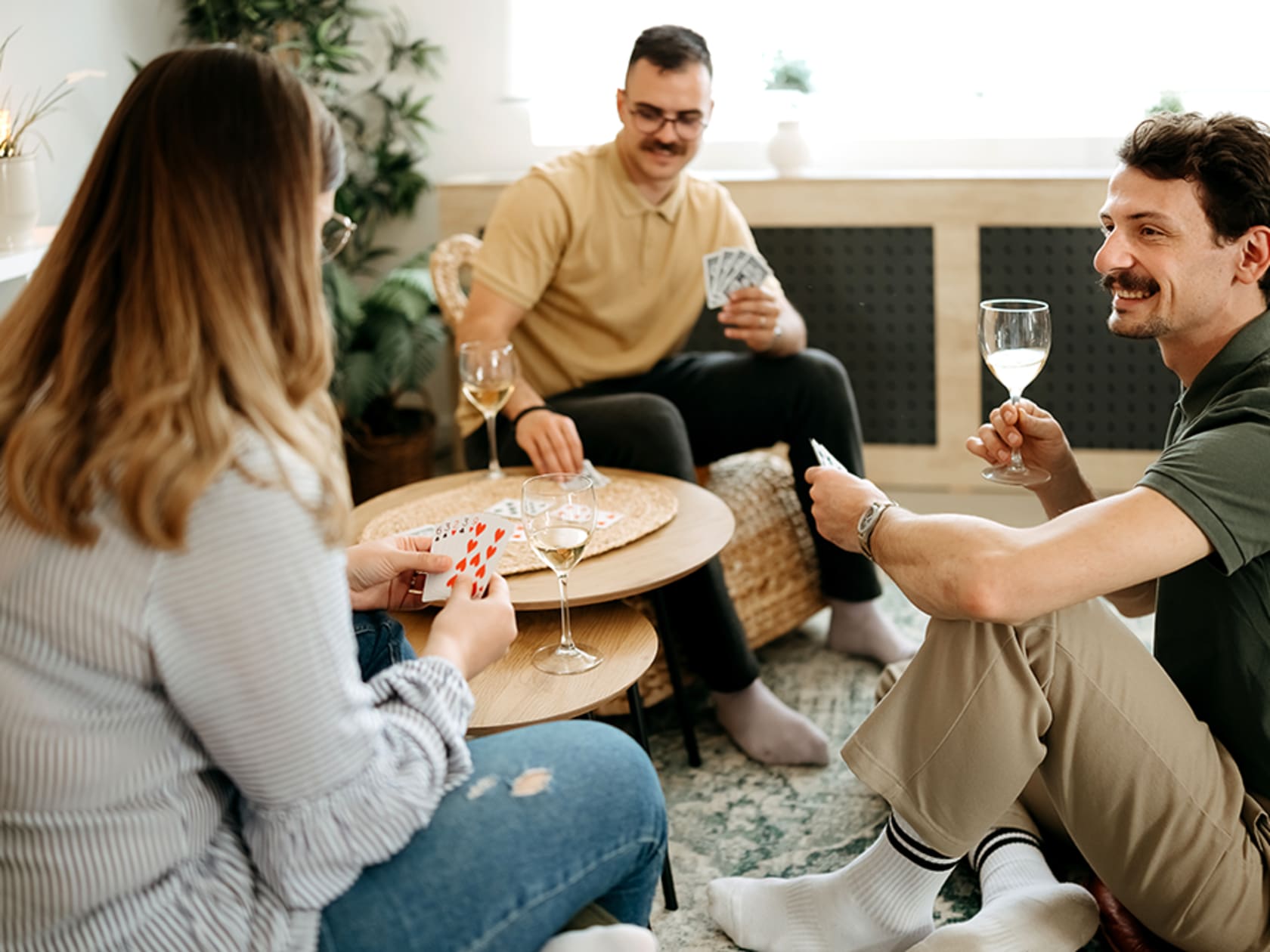 Spieleabend und Weingenuss: Spannung im Spiel, Genuss im Glas