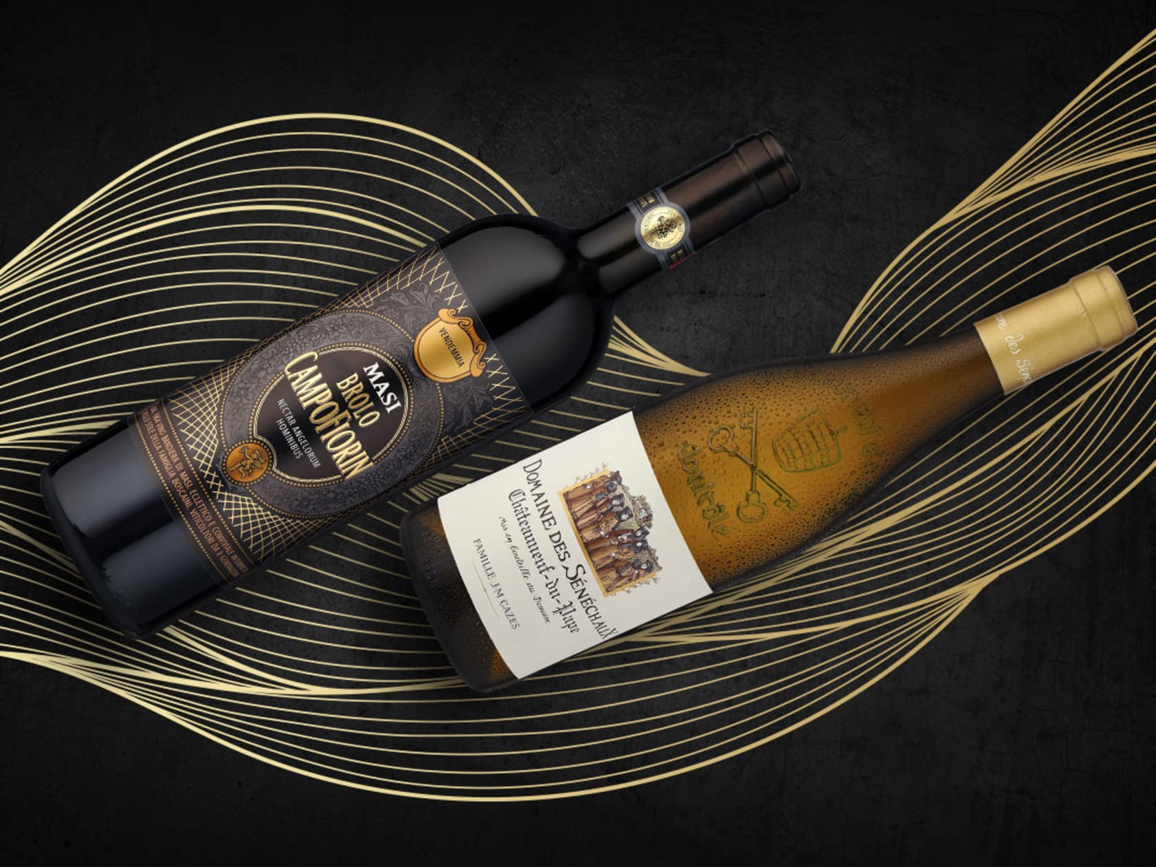 Weinflaschen vor Hintergrund