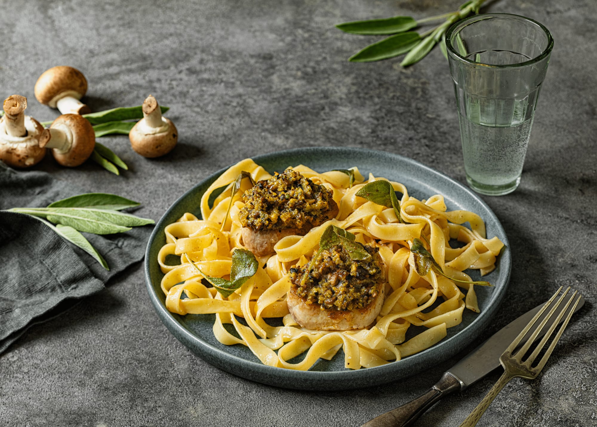 Tagliatelle mit Champignon-Schweinefilet