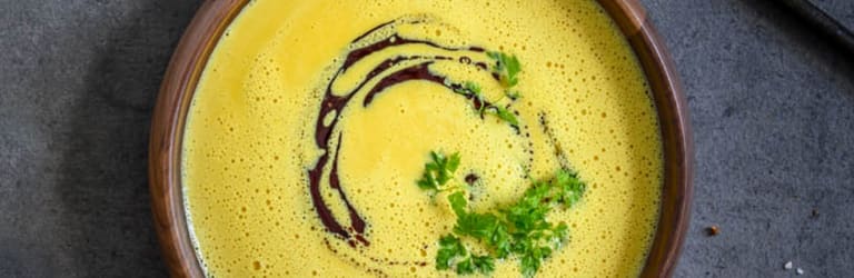 Schaumsuppe vom Butternutkürbis