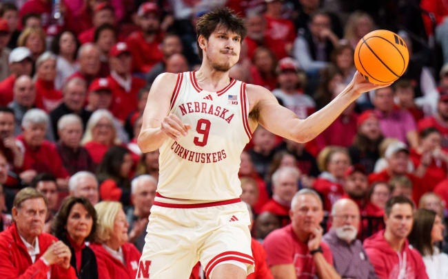 College Basketball DFS: Saturday, January 24 Picks & Predictions