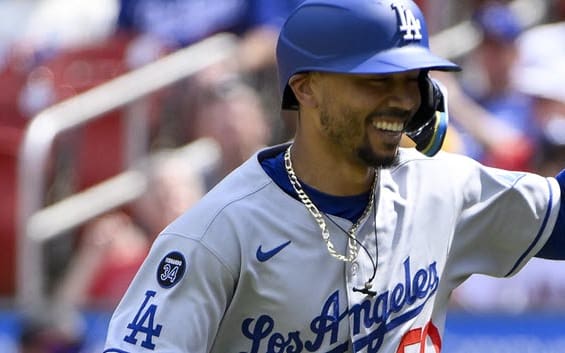 MLB DFS: DraftKings Plays and Strategy for Friday, October 24