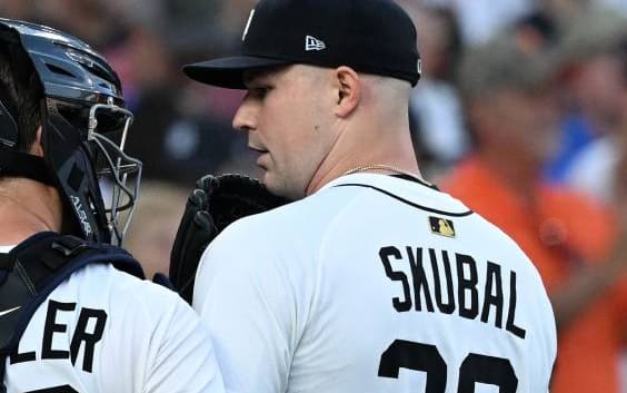 MLB DFS Pitcher & Team Stacks Guide for Thursday, August 14