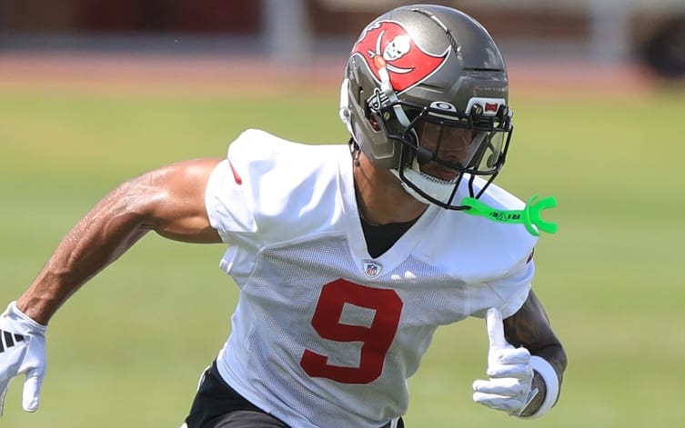 Fantasy Football Best Ball ADP 2025: Tracking Underdog ADP Movement in August