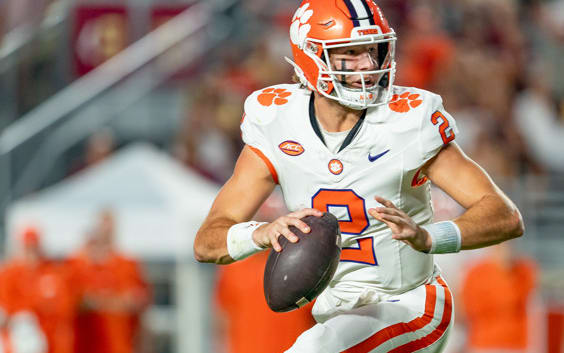 College Football Start vs. Sit: Players to Start, Players to Bench for Week 8