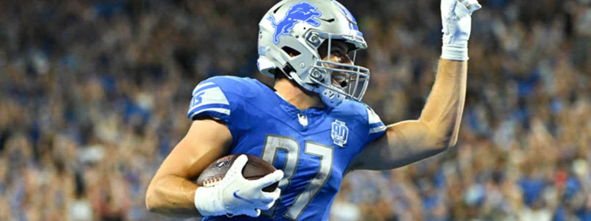 NFL Week 17 fantasy football Q&A: DFS + Start/Sit advice, Rotoworld