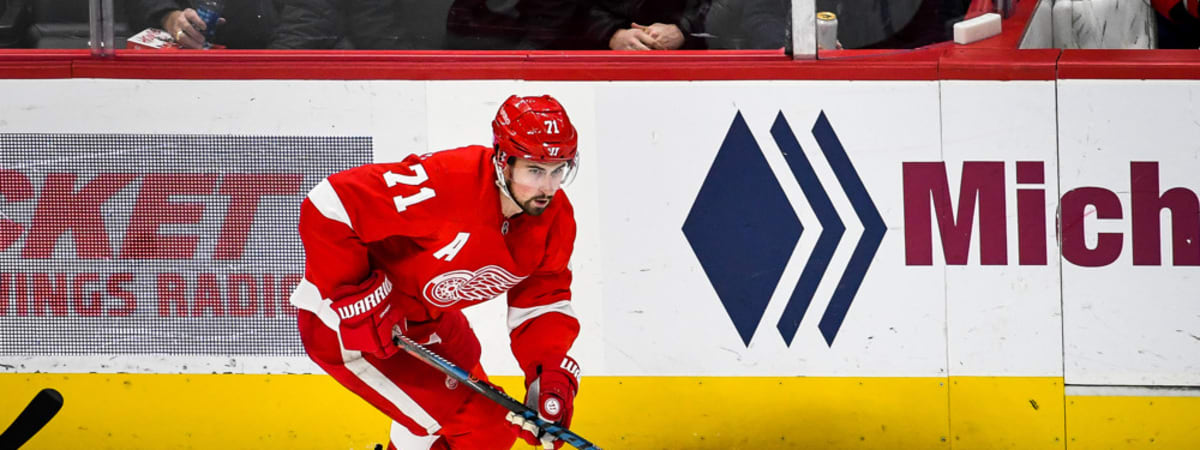 Blackhawks, Athanasiou agree to 2-year, $8.5 million contract